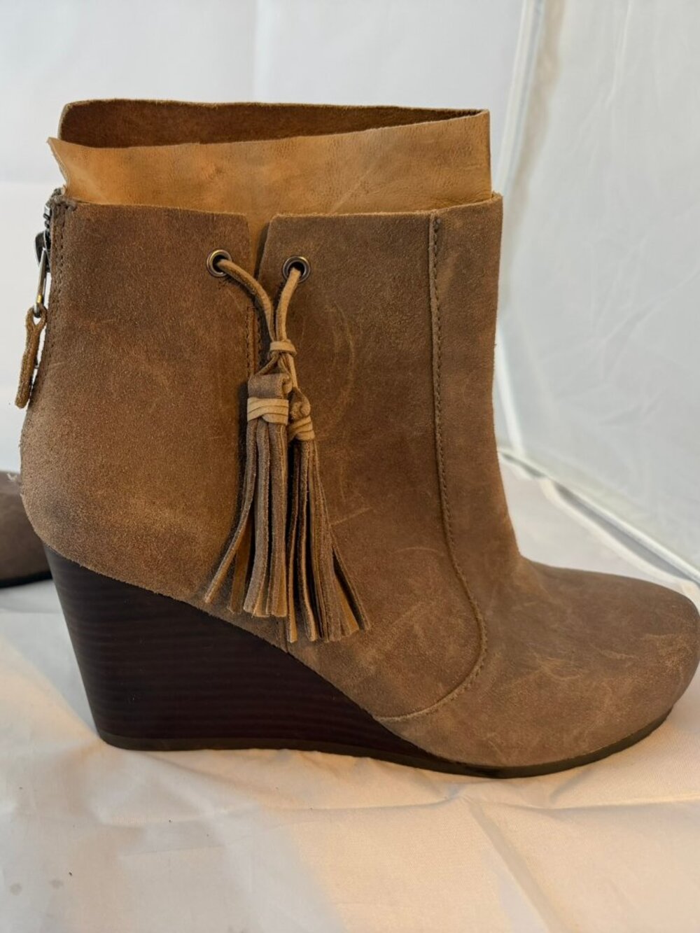 OTBT  Vagary Wedge Boot  Zip Back, Tassel, Stone Leather  Size Women 9.5 M NEW